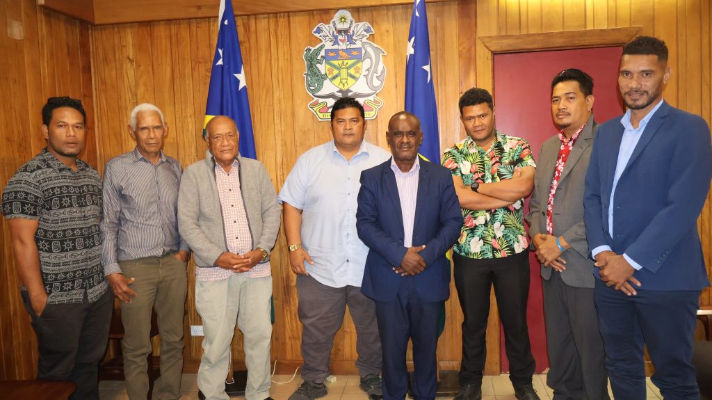 RENBEL PROVINCIAL GOVT EXECUTIVE PAID COURTESY CALL ON PM MANELE