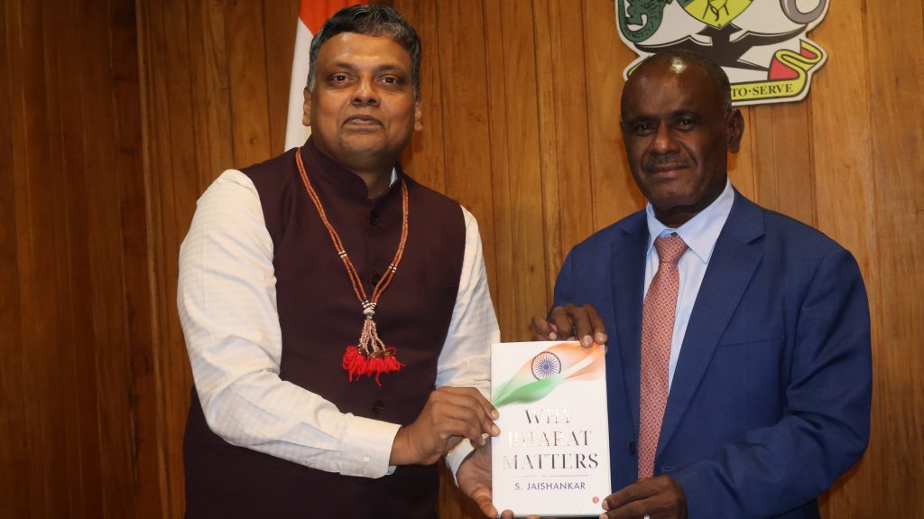 INDIA’S HIGH COMMISSIONER TO SI PAID FINAL COURTESY CALL